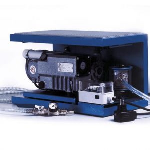 Vacuum pump with integrated tank